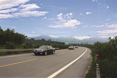 柏油路和水泥路谁的成本更高