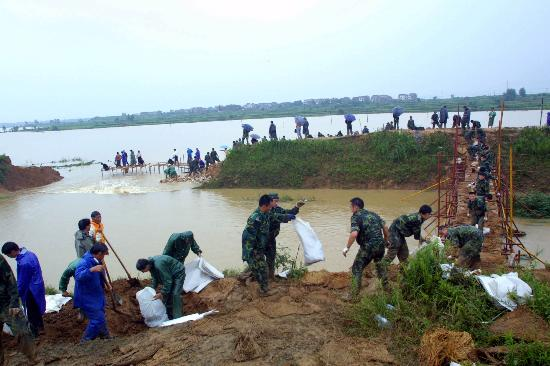 陕西大荔强降雨，导致23.9万人受灾，当地采取了哪些救援措施？