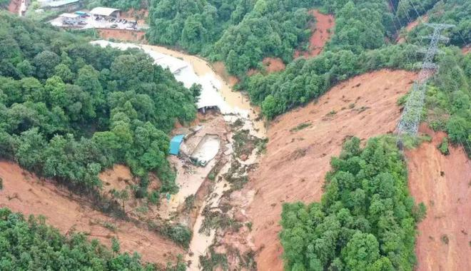 福建暴雨引发山体滑坡，已致8人遇难，救援工作进行的如何？