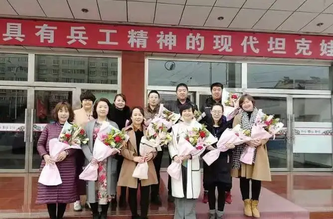 内蒙古包头通报“中学副校长殴打女教师”，他的行为触及了哪些法律？