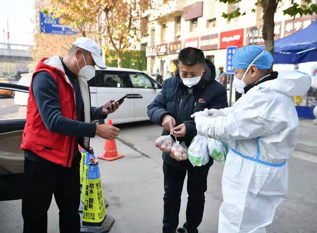 陕西3男子躲疫情管控翻山骑单车返乡，对疫情防控工作有何影响？