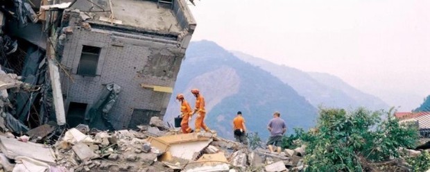 汶川地震前一天的前兆