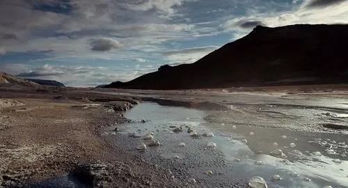 火山口上的两个人电影在哪里看