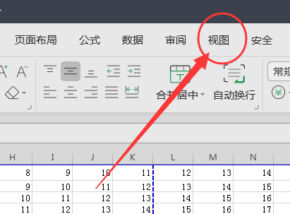 EXCEL 表来自格被分成很多页是怎么回事，怎么才能设置好啊